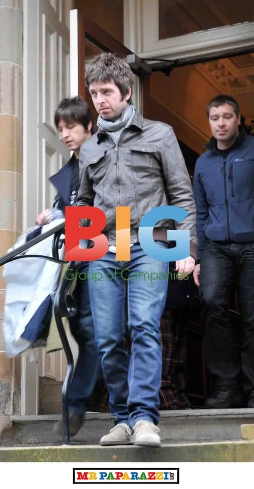 Noel Gallagher Leaving Hotel