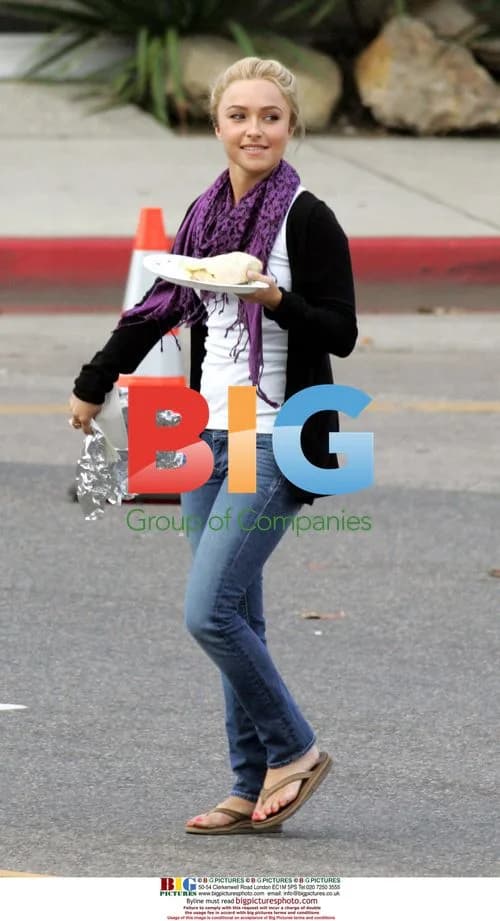 Hayden Panettiere on the set of "Heroes"