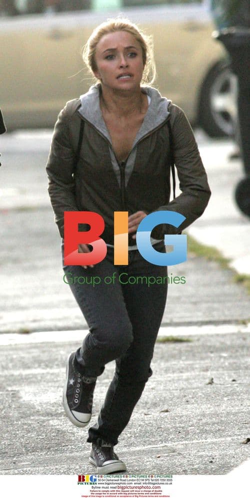 Hayden Panettiere on "Heroes" set