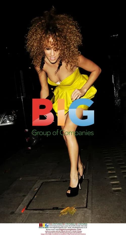 Sidney Jackson celebrates boyfriend Russell Brand