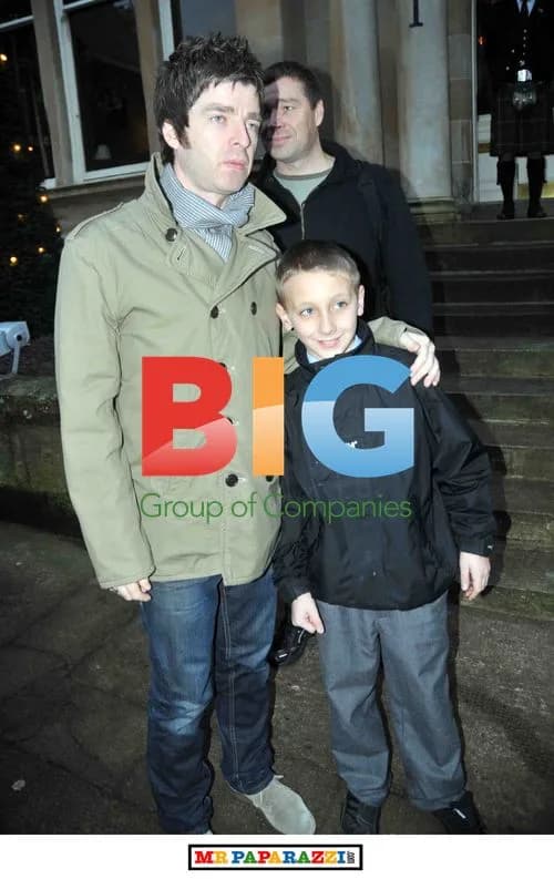 Noel Gallagher and Oasis Outside Hotel