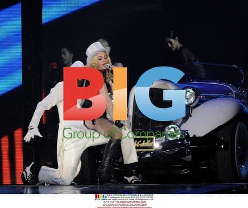 Madonna performs "Sticky and Sweet" tour in LA