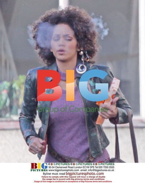 Halle Berry on set of 'Frankie and Alice'