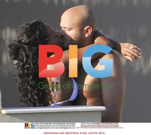 Mel B and Stephen Belafonte Kissing in Egypt