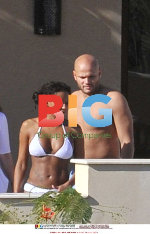 Melanie Brown and Stephen Belafonte Kissing in Egypt
