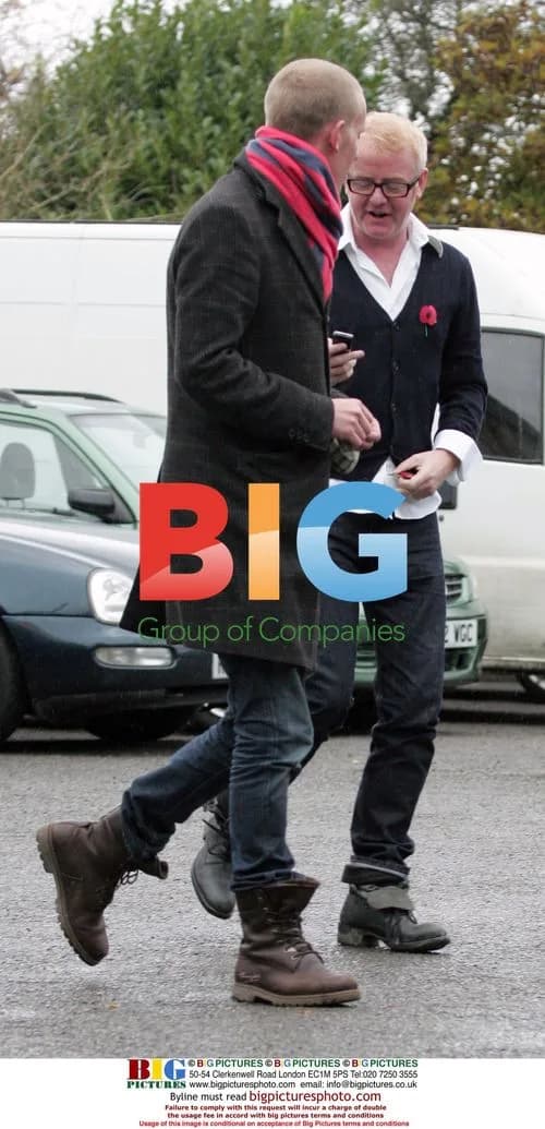 Chris Evans and Laurence Fox meet at pub