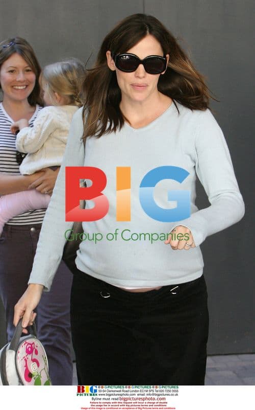 Ben Affleck and Jennifer Garner take daughter to pre-school