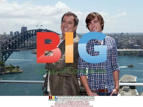 High School Musical stars pose at Sydney Harbour