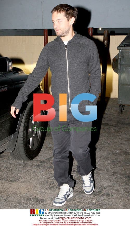 Toby Maguire with family at Hollywood restaurant