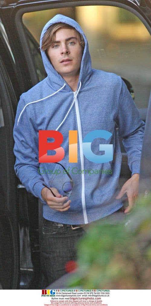 Zac Efron arrives at Toronto Pearson Airport