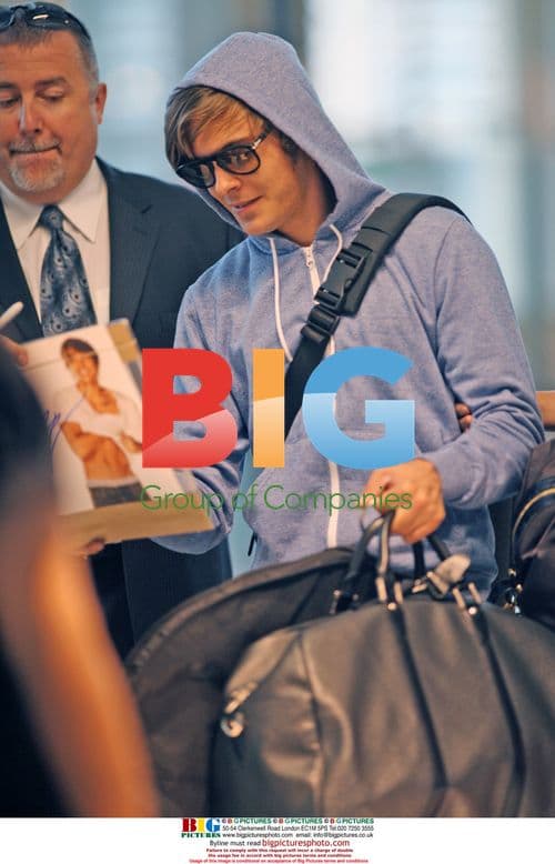 Zac Efron at Toronto Airport