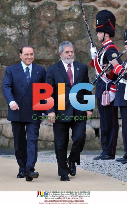 Silvio Belusconi meets Lula da Silva and AC Milan players