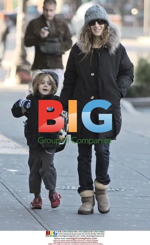 Sarah Jessica Parker takes son to school