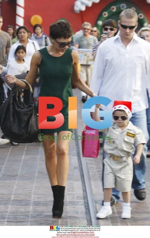 Victoria Beckham Shopping with Son Cruz