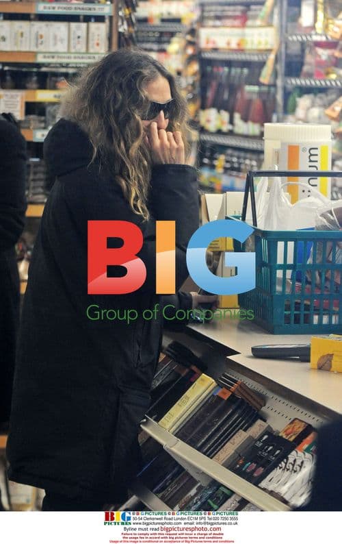 Sarah Jessica Parker Runs Errands in NYC