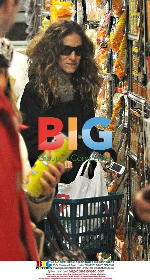 Sarah Jessica Parker runs errands