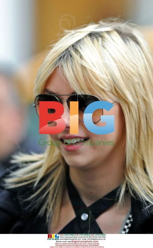 Taylor Momsen on 'Gossip Girl' set