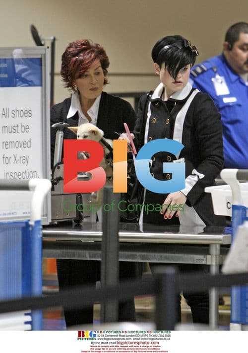 Kelly, Aimee, and Jack meet Osbournes at LAX