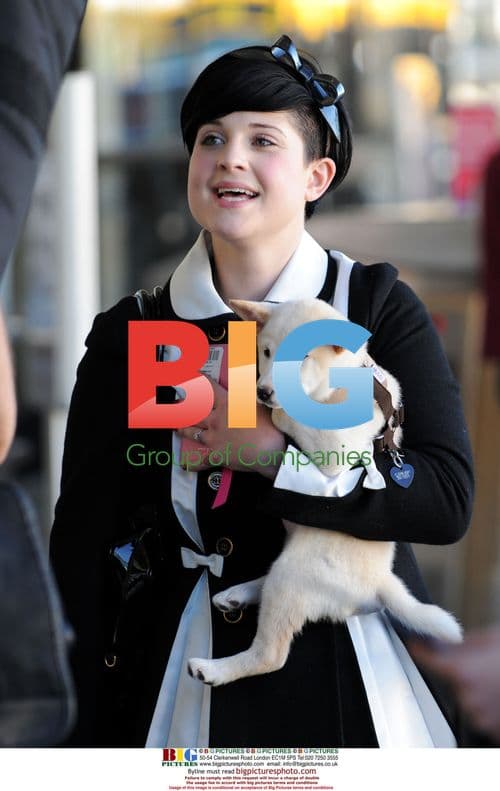 Kelly, Aimee, and Jack with Osbournes at LAX