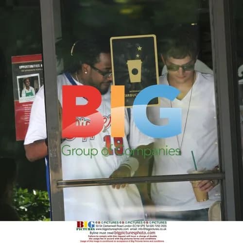 Ashton Kutcher gets Starbucks in LA