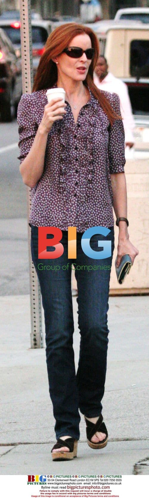 Tom Mahoney and Marcia Cross take walk in Santa Monica