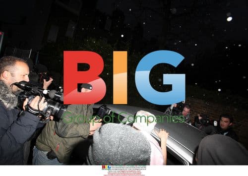 Amy Winehouse leaves house then returns home