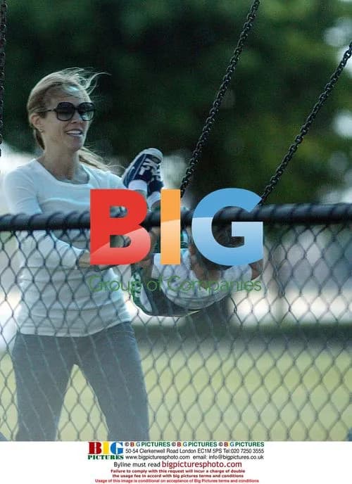 Sheryl Crowe and son visit Perth playground