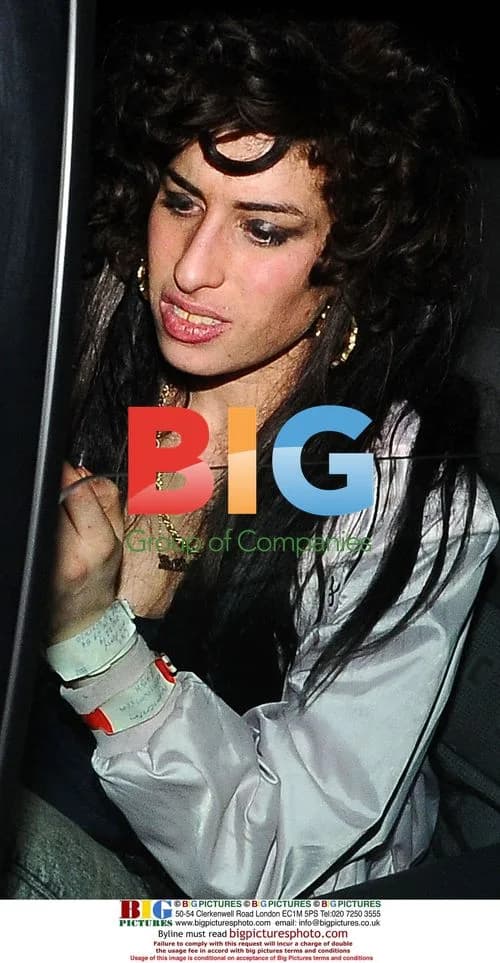 Amy Winehouse out late in London
