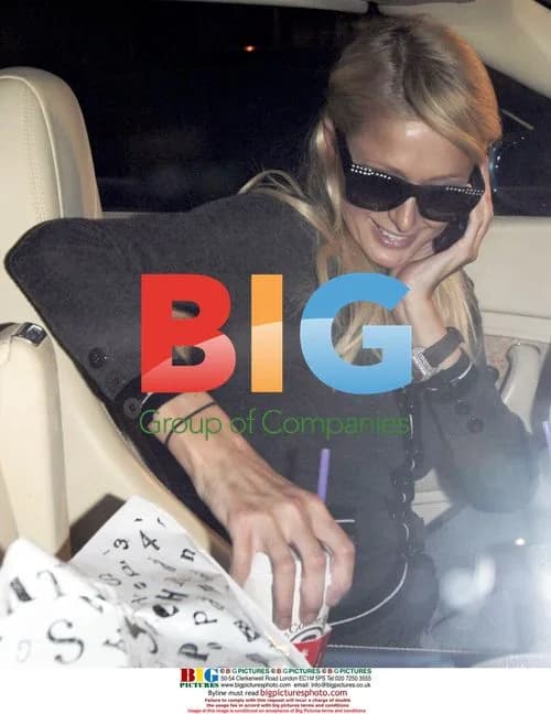 Paris Hilton picks up drinks in Beverly Hills