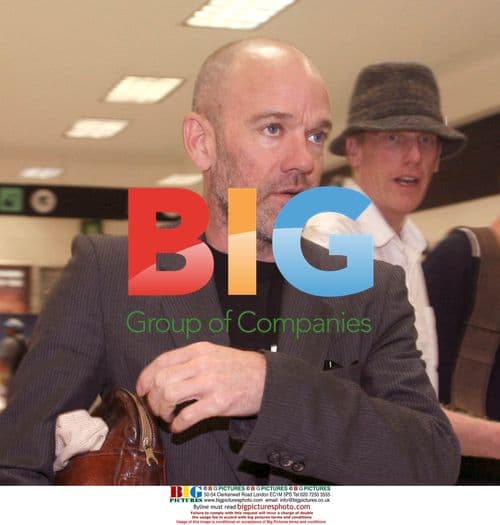 R.E.M. Arrive at Mexico City Airport