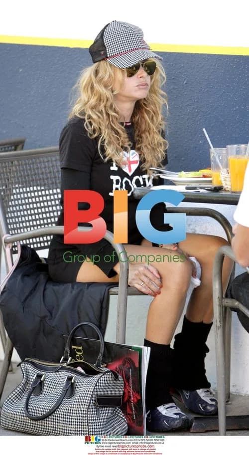 Paulina Rubio Has Lunch at La Conversation Cafe
