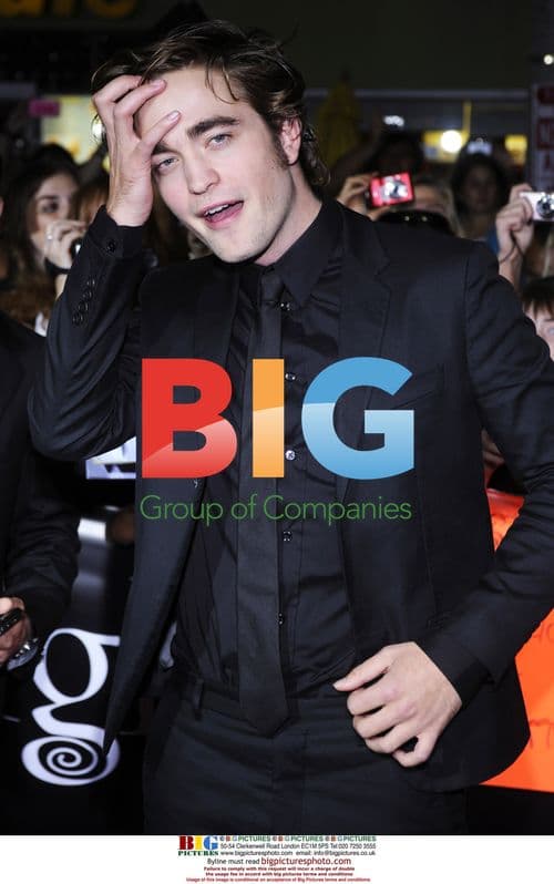 Robert Pattinson at "Twilight" premiere