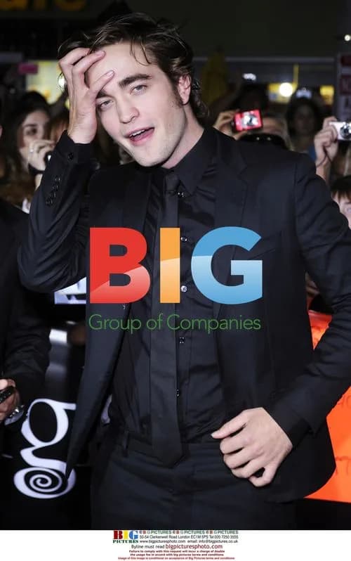 Robert Pattinson at "Twilight" premiere