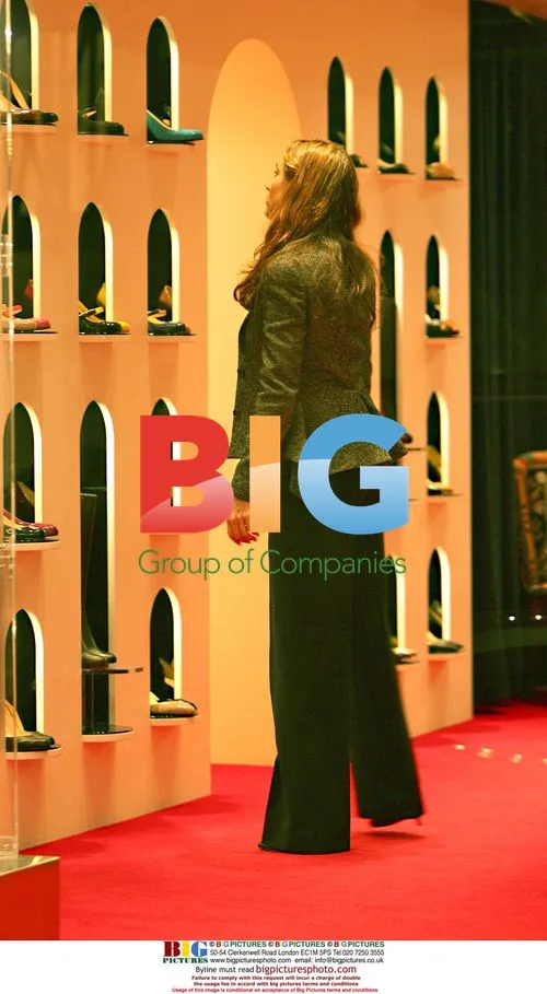 Kelly Brook Out Shoe Shopping