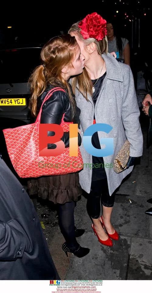 Princess Beatrice kisses friend at Nobu