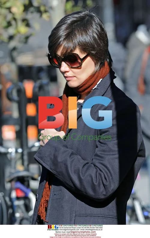 Katie Holmes braves the fall weather
