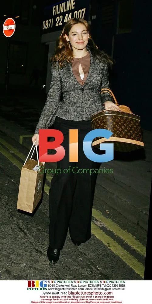Kelly Brook out shoe shopping in London