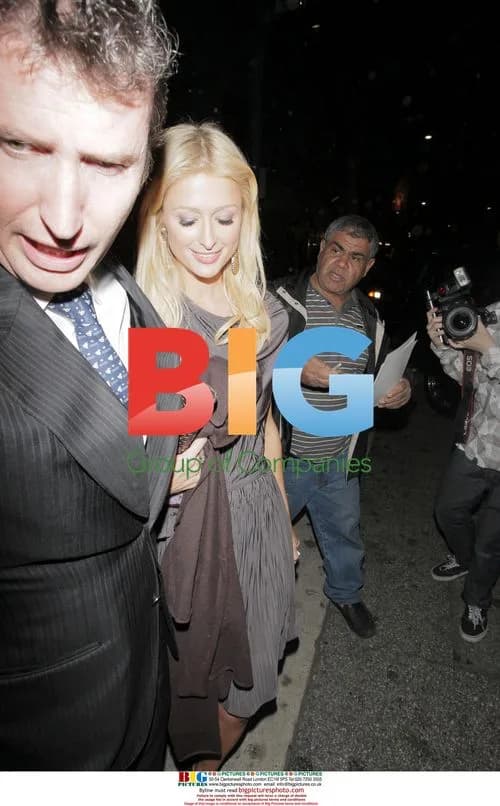 Paris Hilton Exits Mr Chow After Dinner with Sister