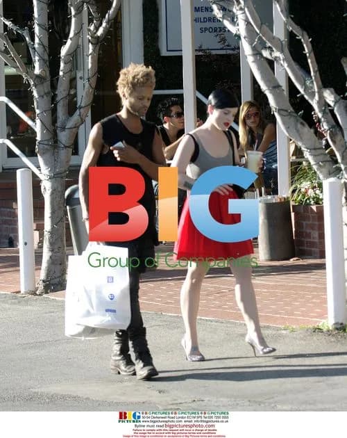 Kelly Osbourne & Friend Shopping
