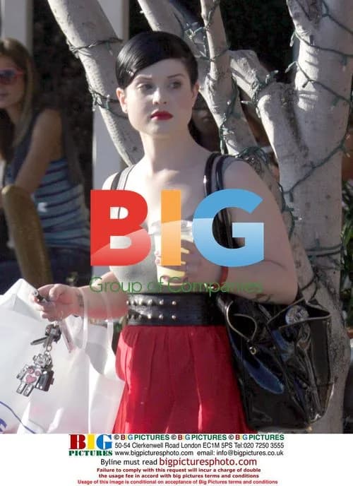 Kelly Osbourne Leaving Fred Segal