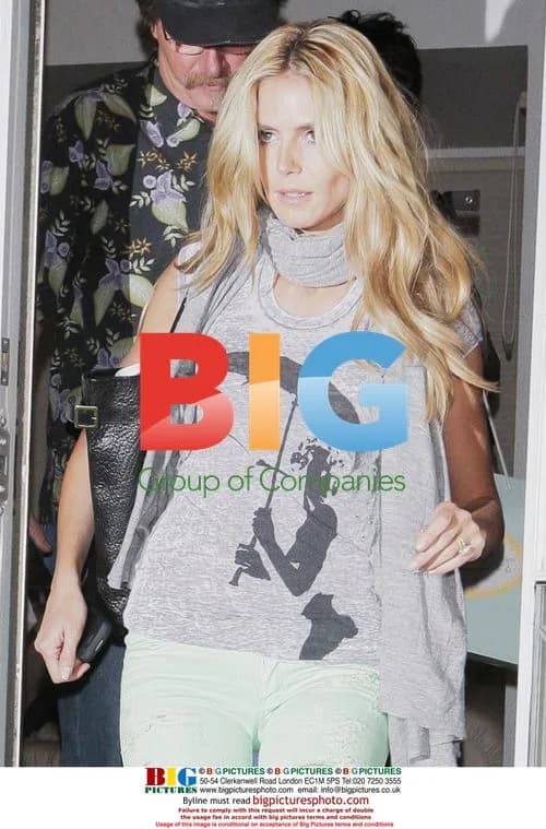 Heidi Klum leaves trailer for photoshoot