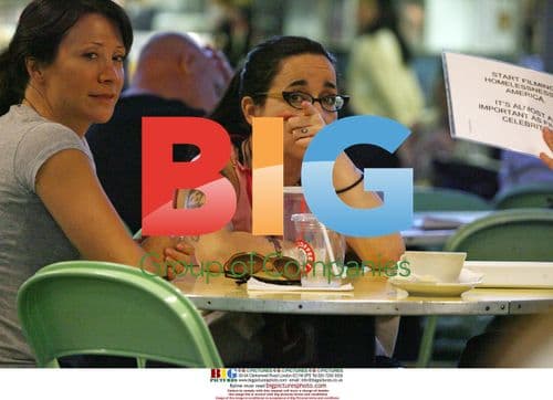 Janeane Garofalo, Cheri Oteri, and Illeana Douglas at Farmers' Market