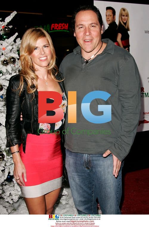 John Favreau and wife Joya Tillem at 'Four Christmases' premiere