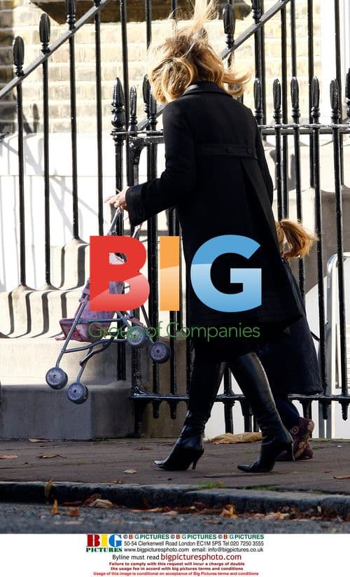 GMTV's Kate Garraway with crying daughter Darcey