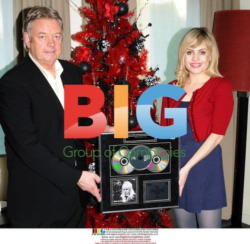 Duffy receives Triple Platinum Disc in Dublin