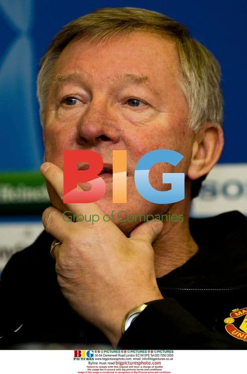 Alex Ferguson Talks to the Media After Match