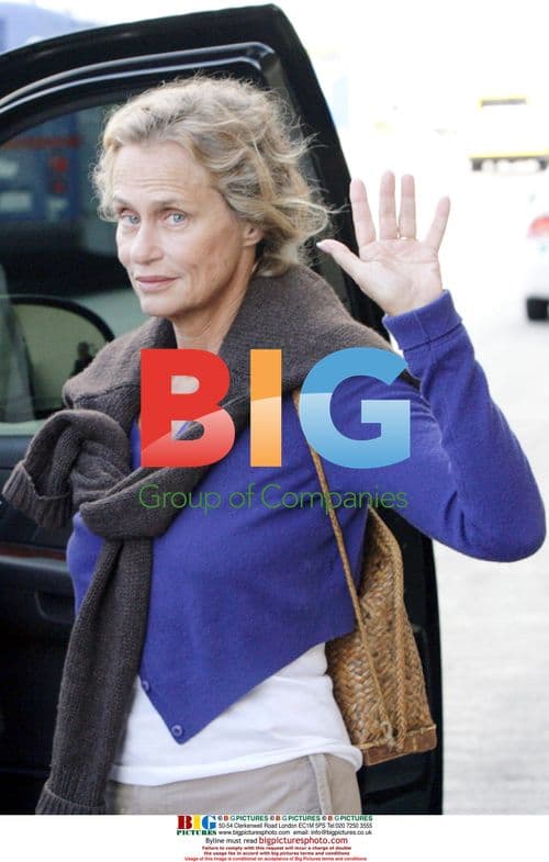 Lauren Hutton Arrives at LAX