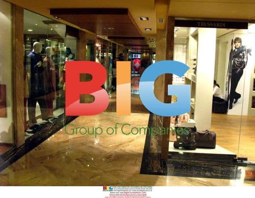 Liz Hurley and Arun Nayar at Taj Mahal Palace Hotel