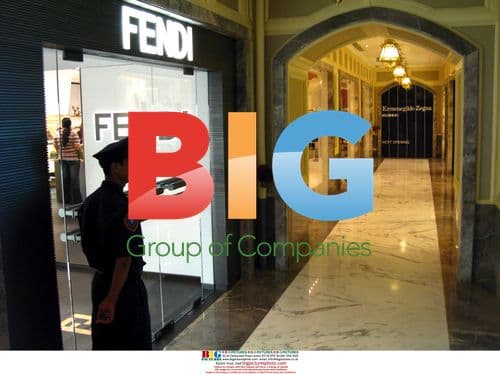 Liz Hurley and Arun Nayar at Taj Mahal Palace Hotel