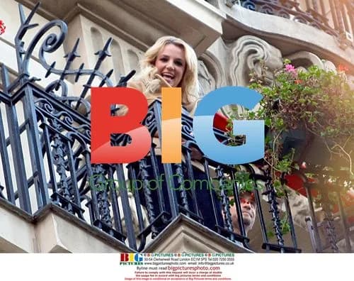 Britney Spears Greets Fans in Paris
